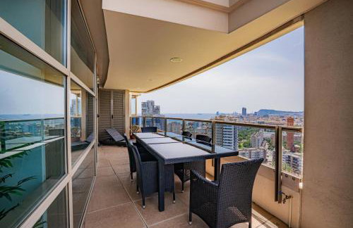 Penthouse Duplex with Epic Views - Foto 51
