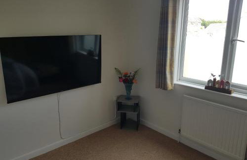 Beechcroft 2 bed part house - Photo 7