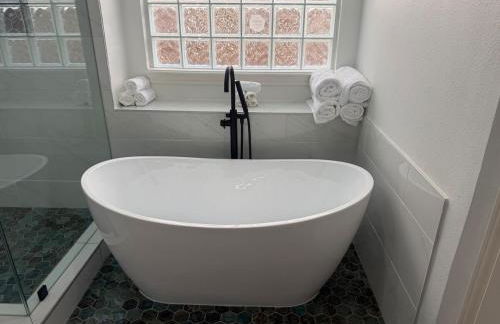 Luxury Lakefront 4BR - Corporate & Extended Stay Friendly - Foto 58