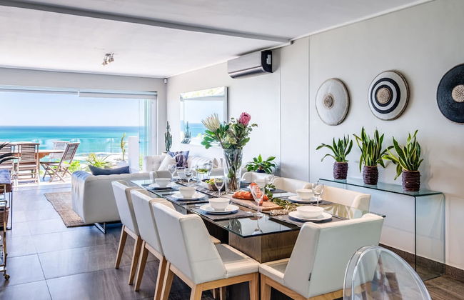 Camps Bay Holiday Apartment in Secure Complex With Private Pool and Parking Houghton Views - Foto 41