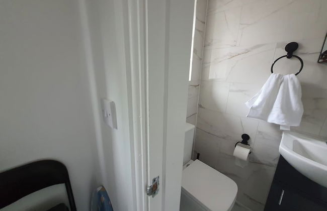 Private Room - Ensuite Bathroom - Free Parking - Foto 15