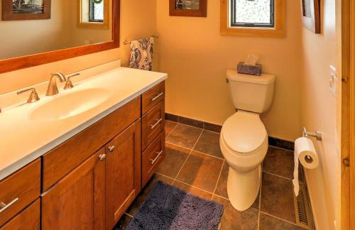 Naples Cabin with Lake Views and Wraparound Deck! - Foto 15