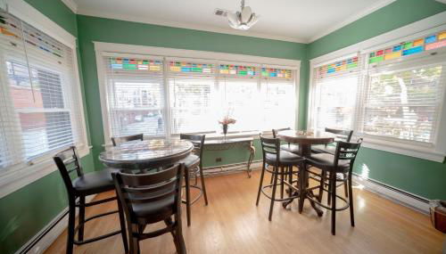 Bootlegger House Sleeps 10-20 Free TV & Parking - Foto 4