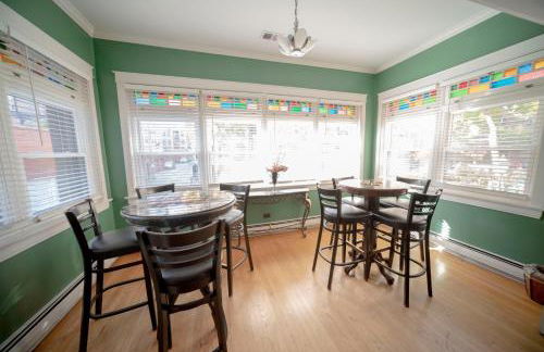 Bootlegger House Sleeps 10-20 Free TV & Parking - Foto 4