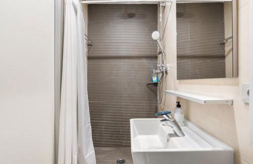 For couples, families and groups, Barcelona center - Photo 18