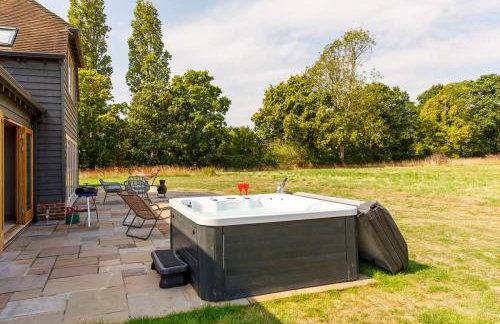 Secluded Barn Style Home With hot tub - Sleeps 12 - Foto 106