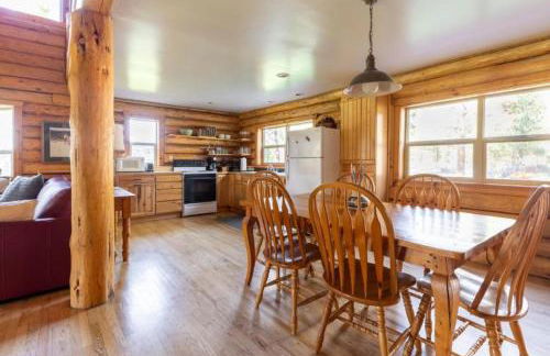 Peaceful Waterfront Log Cabin near Crater Lake National Forest, Oregon - Foto 56