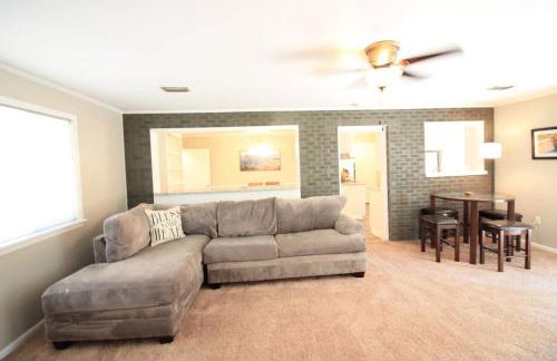 Luxury Midtown Home - Only a few blocks from FGH - Foto 74