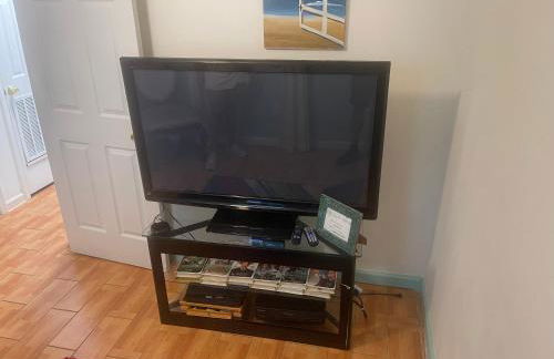 2BR Comfortable Downtown House Near Beach and More - Foto 15