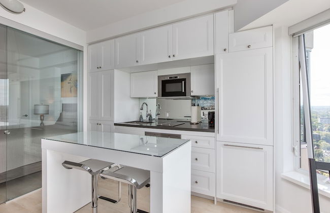 QuickStay - Chic in Yorkville (Yonge & Bloor) - Photo 12