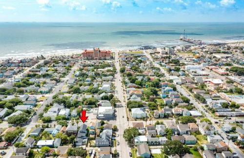 Coral Cottage - Enjoy the Posh Life! Heated Pool, Spa, Fireplace! - Foto 37