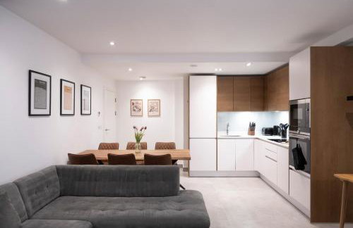 Newly Furnished Apt w/ Patios - Hampstead Heath - Foto 1