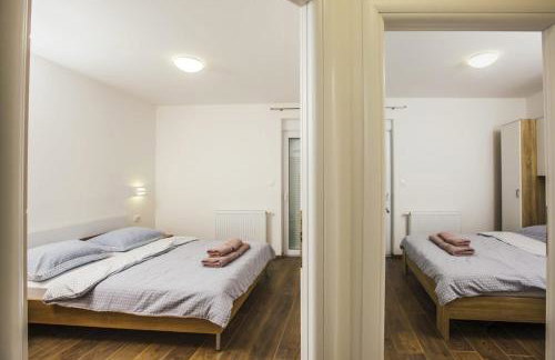 Holiday home Leko with outdoor pool and hot tub , can fit 22 people - Foto 12