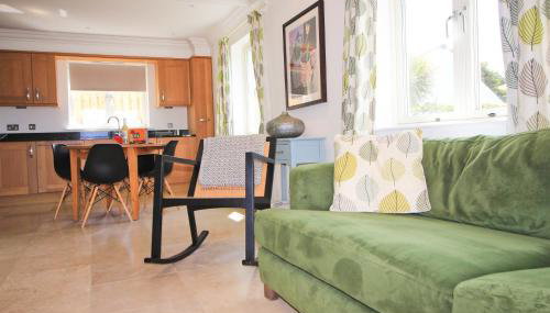 STYLISH, BEACHSIDE apartment, sea views - Foto 2