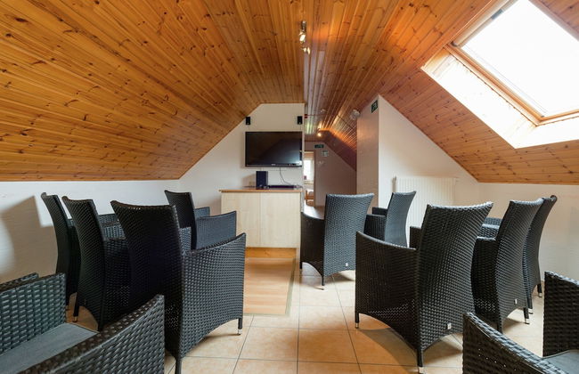 Spacious Retreat by Lake - Photo 26