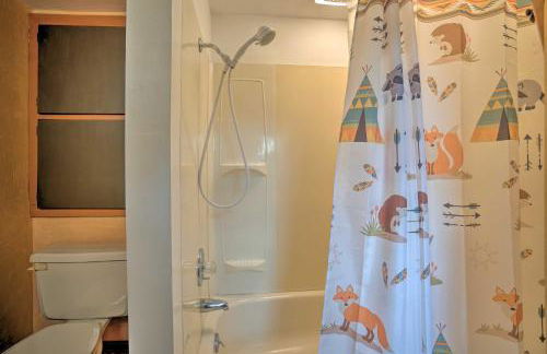 Vintage Farmhouse about 2 half Mi to Mount Pleasant Ski - Foto 12