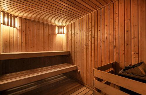 Merry Lakes - Luxury Lakeside Escape with Pool - Just 30 Minutes from London - Foto 5