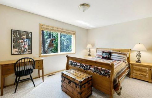 New Listing! Woodland Heights at Tahoe Park- Pet Friendly - Private Beach - Foto 8