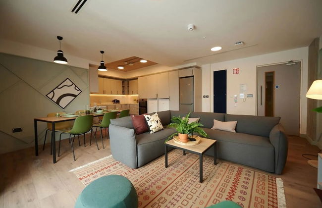 Student Only The Loom - Photo 13