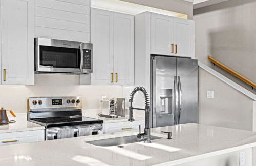 Designer Home, Walk to River - Foto 9