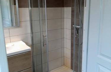 Le Pré Fleuri à Guillestre - Appartements neufs classés Meublés de Tourisme 3 étoiles- Climatisés- Parking privatif - Foto 35