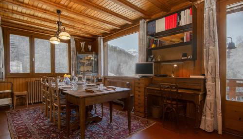 MontBlanc Alpine Ski & Sauna Retreat - Happy Rentals - Photo 5