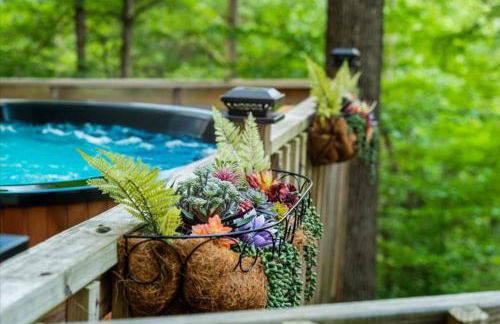 Hot Tub & WiFi - Romantic Hideaway - Foto 42