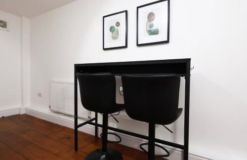 New Lodge Studios with Full Kitchen and Parking - Foto 8