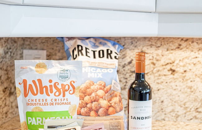 Stunning Views of the Okanagan Lake - Photo 25