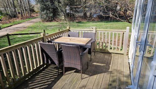 Fawn Lodge, Kelling Heath - Woodland Setting and Pets Welcome - Foto 3