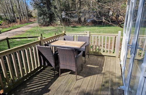 Fawn Lodge, Kelling Heath - Woodland Setting and Pets Welcome - Photo 3