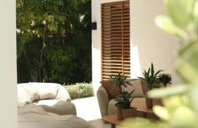 Marbella Bliss - Serenity 4-Bedroom VILLA with Exclisive HEATED Private POOL & Jacuzzi, Tropical Garden, Marbesa - Steps from the Cabopino Beach - Photo 51