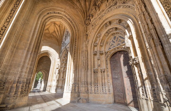 Tour privato Centro storico e Cattedrale di Oviedo con biglietti d'ingresso - Foto 3