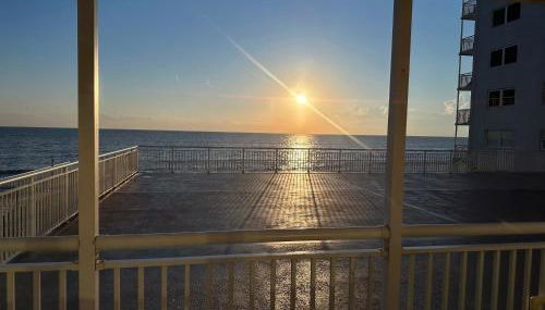 Beachfront Condo, Ocean Views, Near Patrick SFB - Foto 3