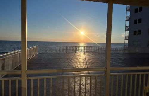 Beachfront Condo, Ocean Views, Near Patrick SFB - Foto 3