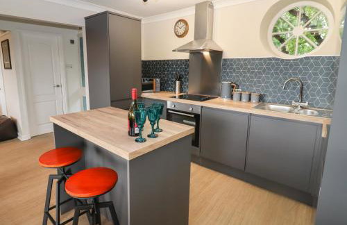 The Grooms - Photo 8