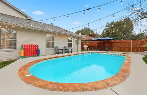 Luxury Living w Backyard Pool Oasis 5BD 3BA - Foto 38