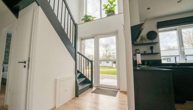 Luxury Villa With Dishwasher - Photo 2, Reception