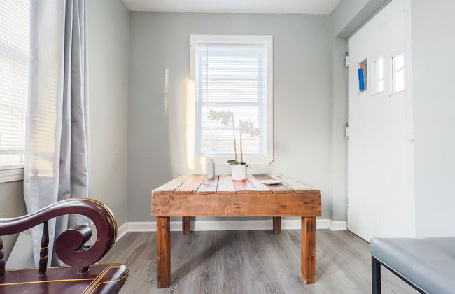 The Stone Castle - With Private Yard & Parking, Near Falls & Casino by Niagara Hospitality - Foto 26