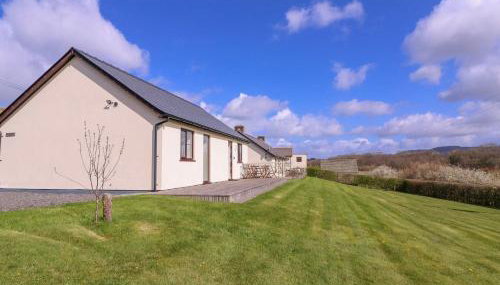 Country Cottage - Photo 3