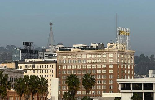 Heart of Hollywood - Walk of Fame Studio - 1bd or 2bd with View - Free parking - Balcony - Wifi - Rooftop - Gym - Upscale amenities - Foto 65