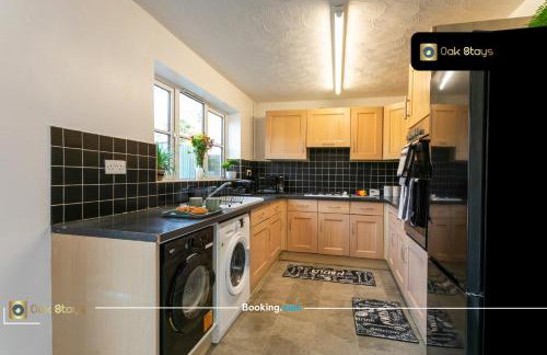 Quick Deals l 5 Bedroom l Sleeps 10 l Parking l Ideal for Groups l Oak Stays Short Lets & Serviced Accommodations - Foto 52