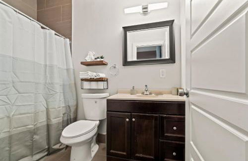 Luxury 3BR Rooftop Apartment Walk to MET and Metro - Foto 29