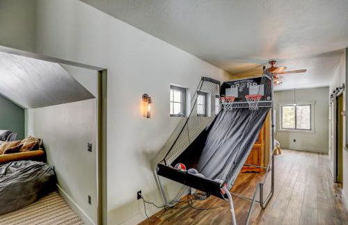 Camp 95 - Stunning Mountain Home - 4.5 Acres - Views - Hot Tub - Pet friendly - Private - Photo 34