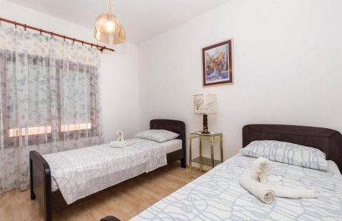 Beautiful Home In Lukovo Sugarje - Foto 37