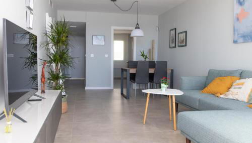 Precioso apartamento frente a la playa con piscina - Foto 5