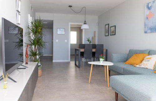 Precioso apartamento frente a la playa con piscina - Foto 5