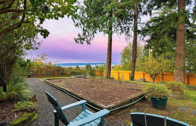 Windswept by Avantstay Water Views, Covered Deck, Walk to the Beach - Photo 2