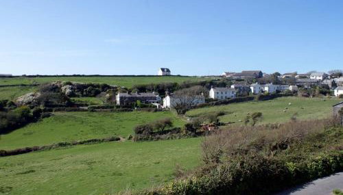 Heightley House - Photo 3