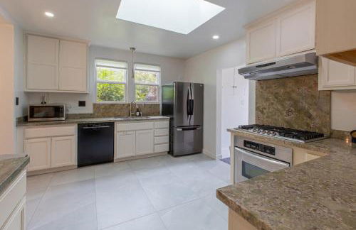 Minimalist Luxury Home With Botanic Garden - Foto 20